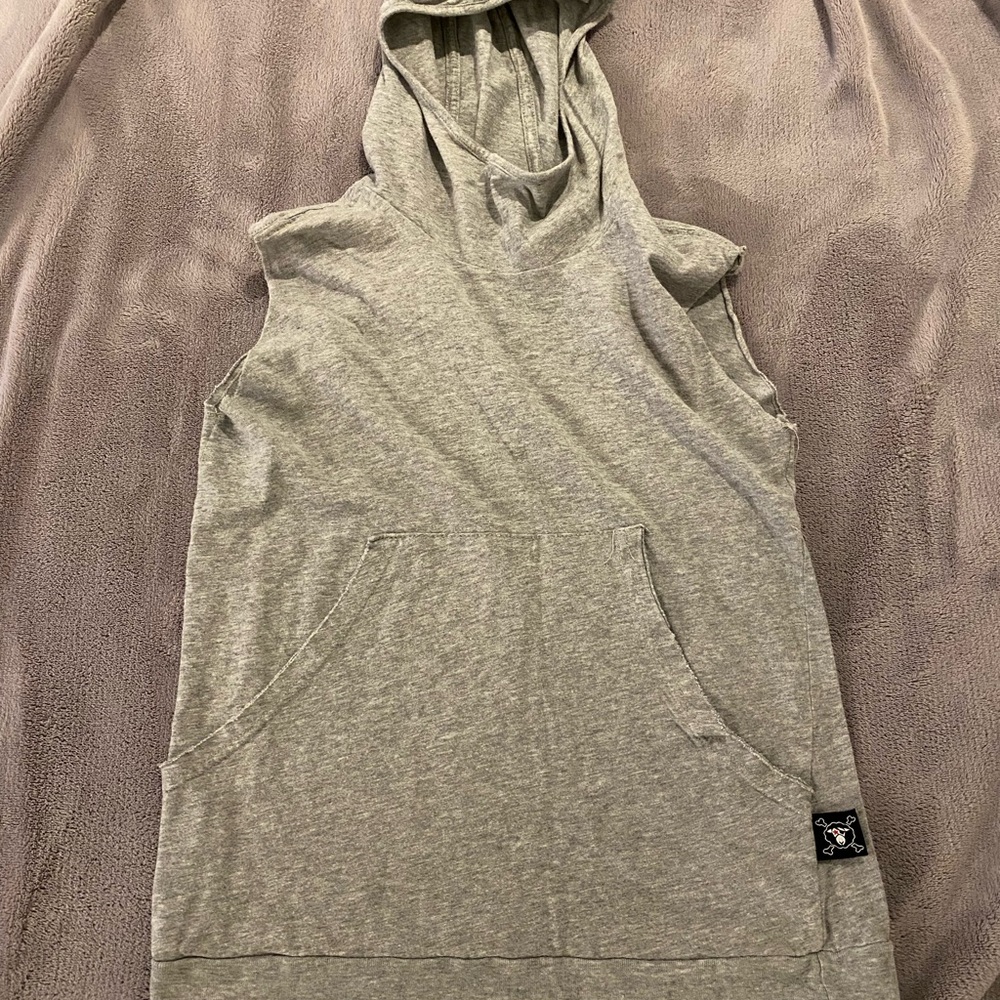 Nununu Boys Sleeveless Hoodie. Size 6-7